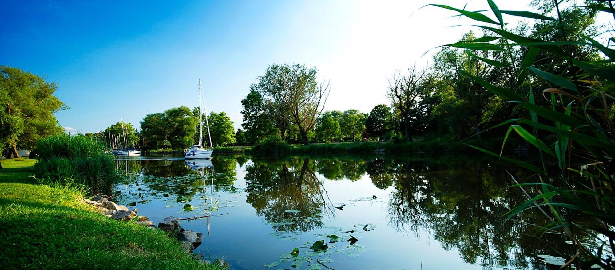 Hullám Villa B&B Balatonmáriafürdő Exterior foto